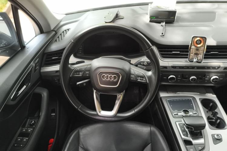 Used Audi Q7 2016 40 TFSI Comfort Model Steering Wheel