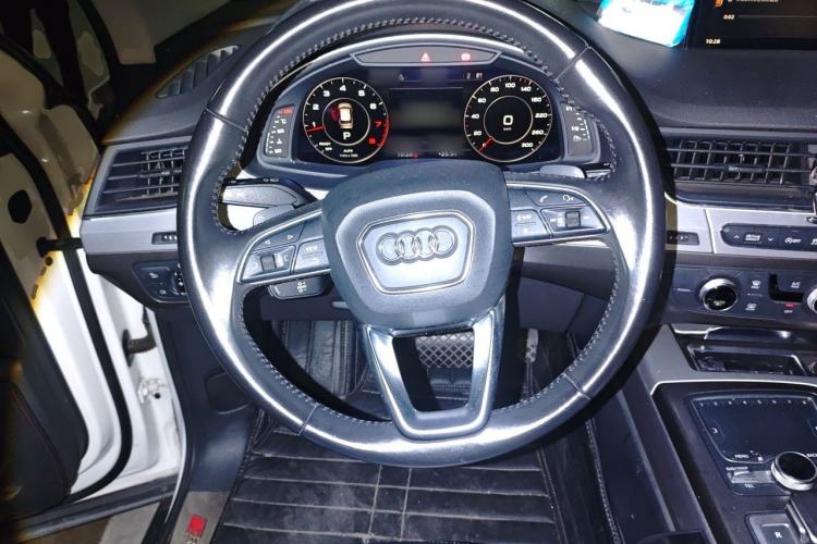 Used Audi Q7 2016 40 TFSI S line Sport Edition Steering Wheel