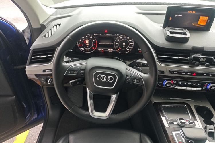 Used Audi Q7 2016 45 TFSI S line Sport Edition Steering Wheel