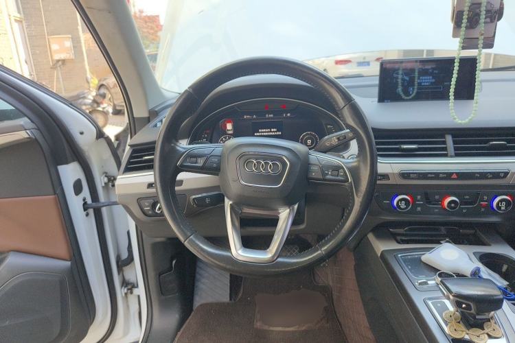 Used Audi Q7 2016 45 TFSI Technology Edition Steering Wheel