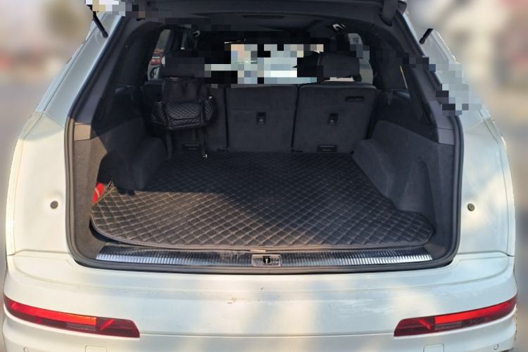 Used Audi Q7 2016 45 TFSI Technology Edition Trunk