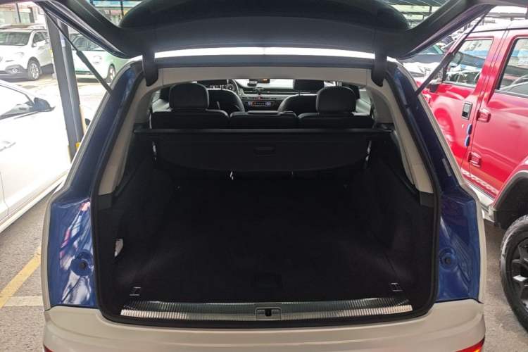 Used Audi Q7 2016 45 TFSI S line Sport Edition Trunk