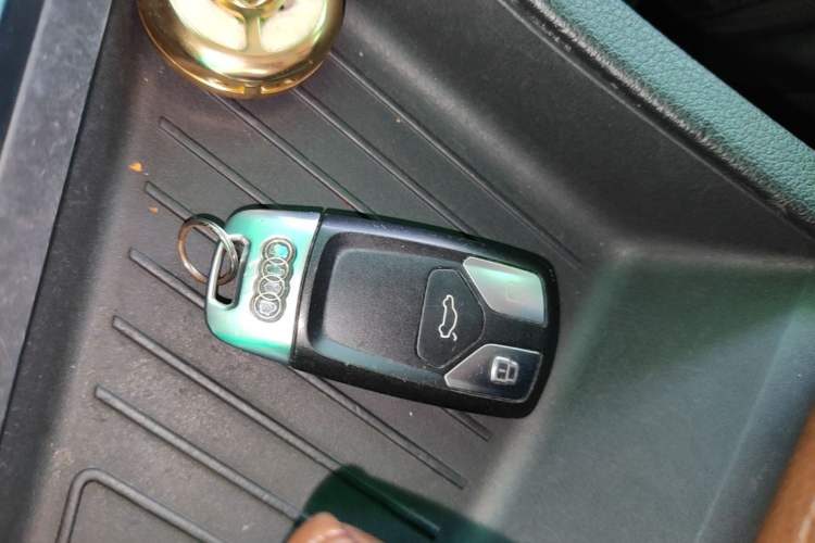 Used Audi Q7 2016 40 TFSI Comfort Model Vehicle Key