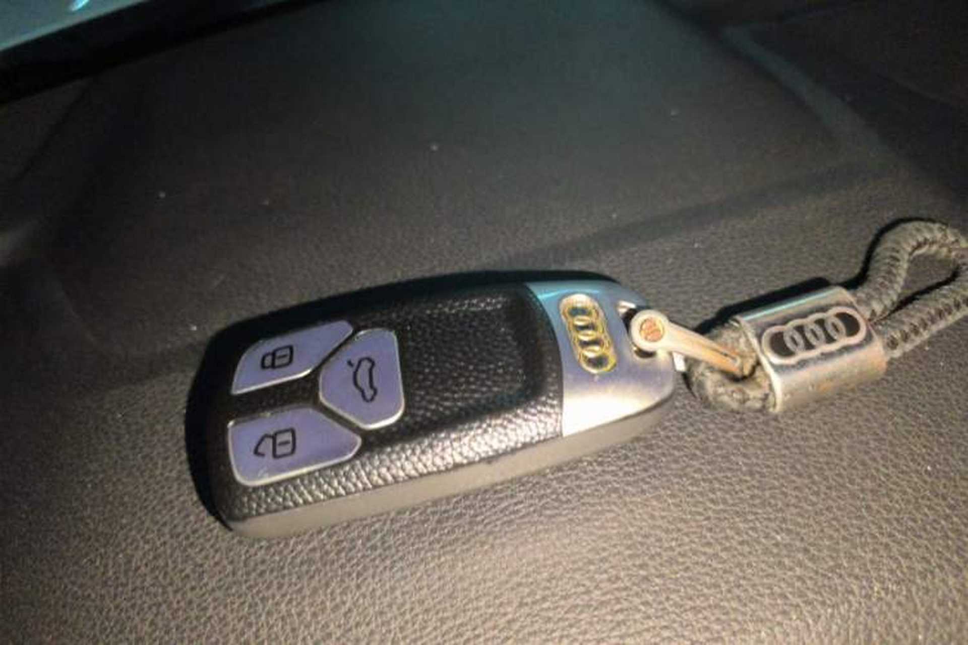 Used Audi Q7 2016 40 TFSI Comfort Model Vehicle Key