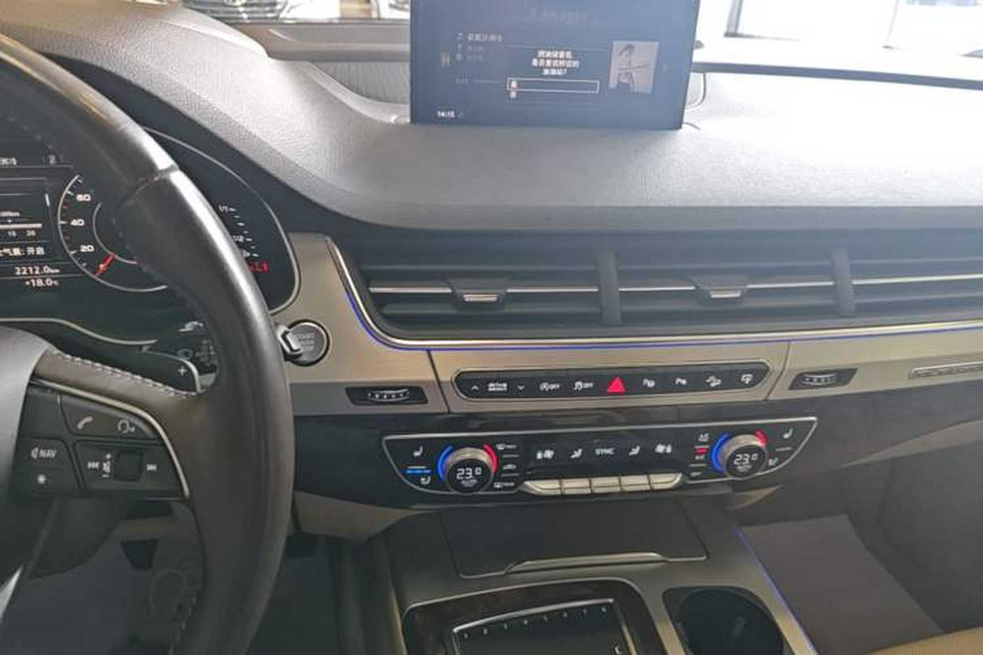 Used Audi Q7  Audio And AC Panel