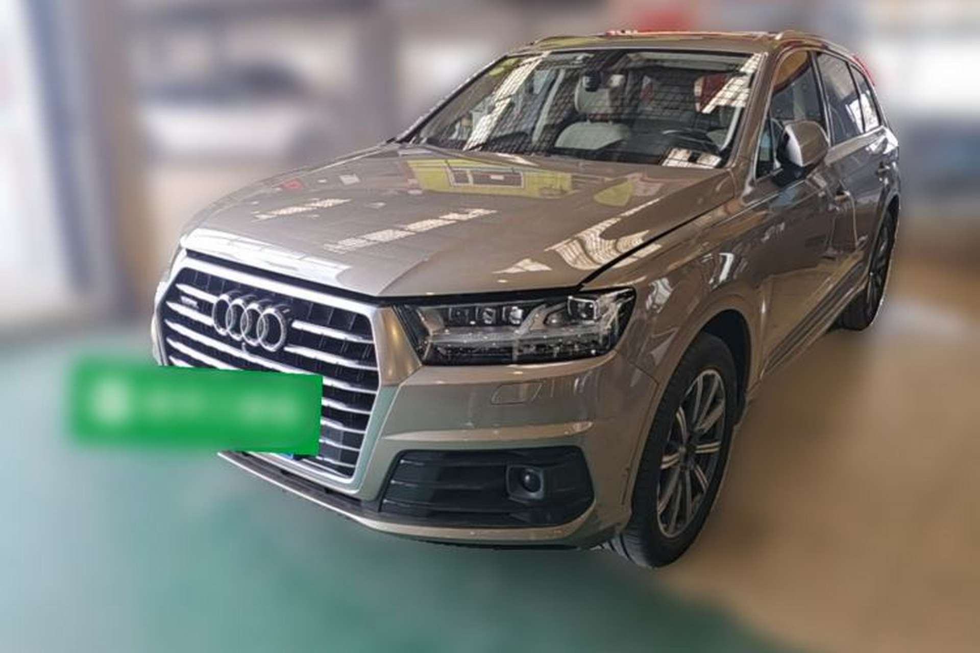 Used Audi Q7  Front Left 45 Deg