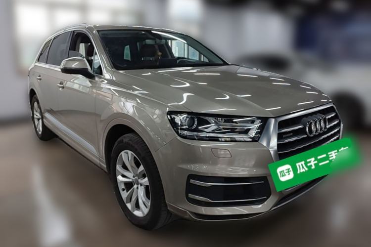 Used Audi Q7 2016 40 TFSI Comfort Model Front Right 45 Deg