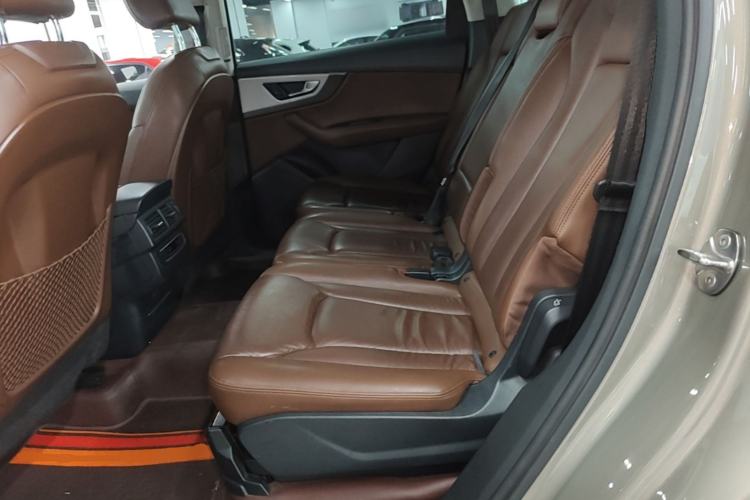 Used Audi Q7 2016 40 TFSI Comfort Model Left Rear Seat