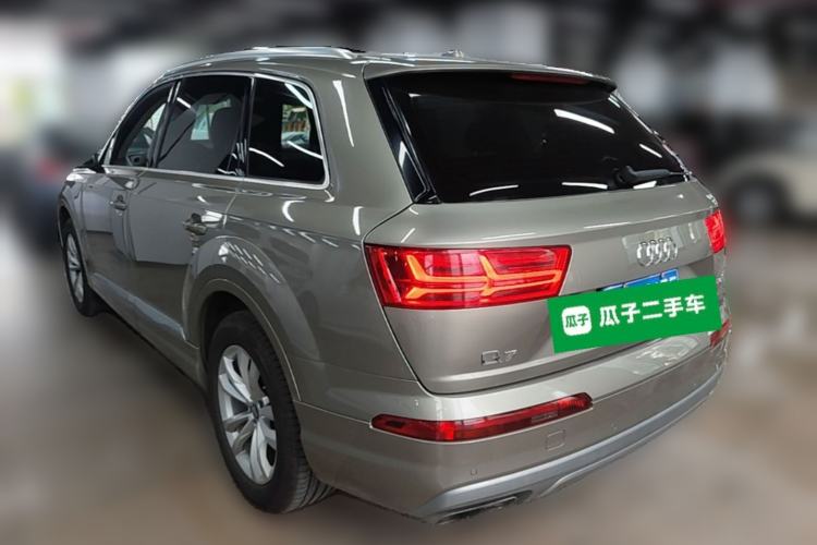 Used Audi Q7 2016 40 TFSI Comfort Model Rear Left 45 Deg