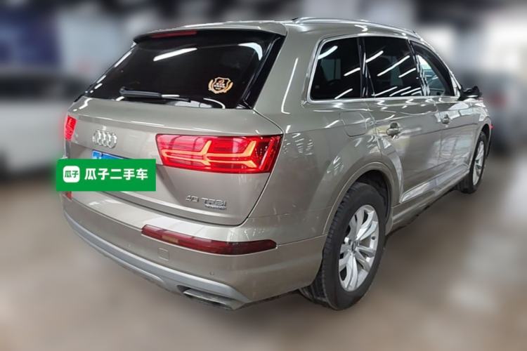 Used Audi Q7 2016 40 TFSI Comfort Model Rear Right 45 Deg