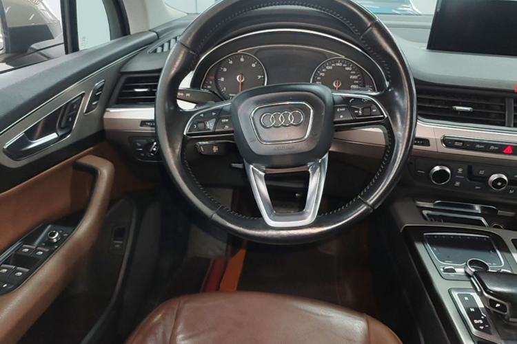 Used Audi Q7 2016 40 TFSI Comfort Model Steering Wheel