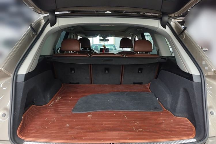 Used Audi Q7 2016 40 TFSI Comfort Model Trunk
