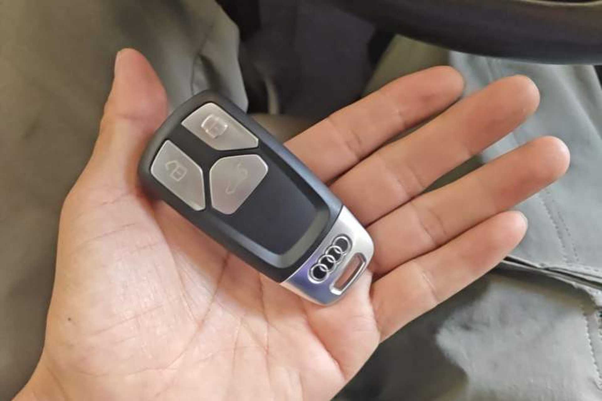Used Audi Q7  Vehicle Key