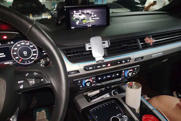 Used Audi Q7  Audio And AC Panel
