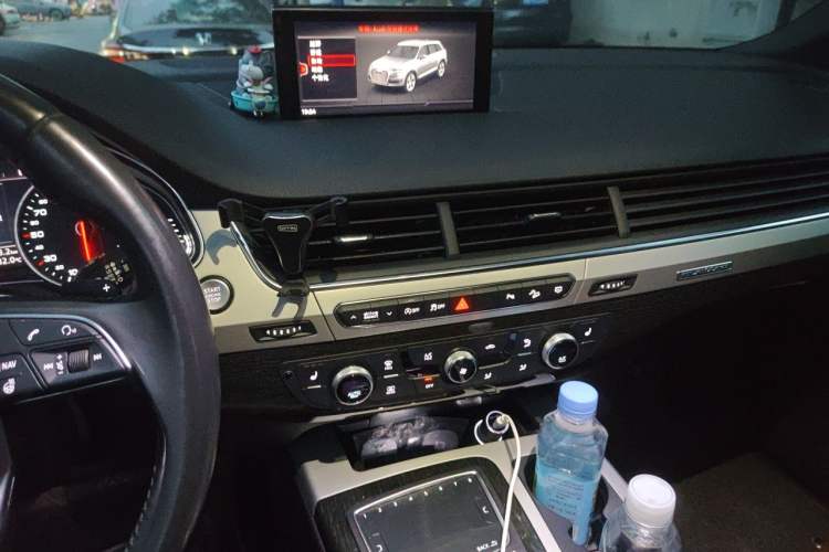 Used Audi Q7  Audio And AC Panel