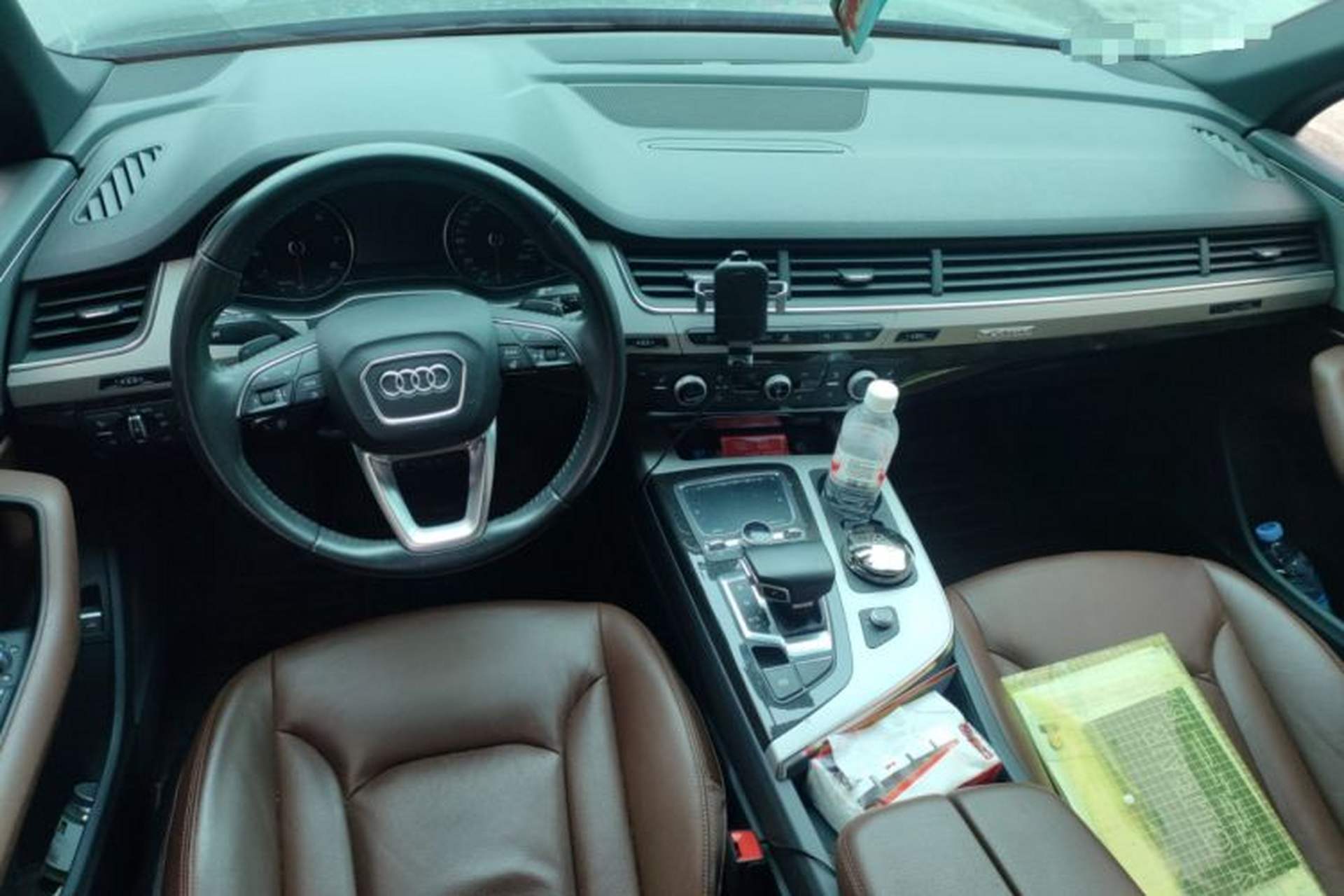 Used Audi Q7  Center Console