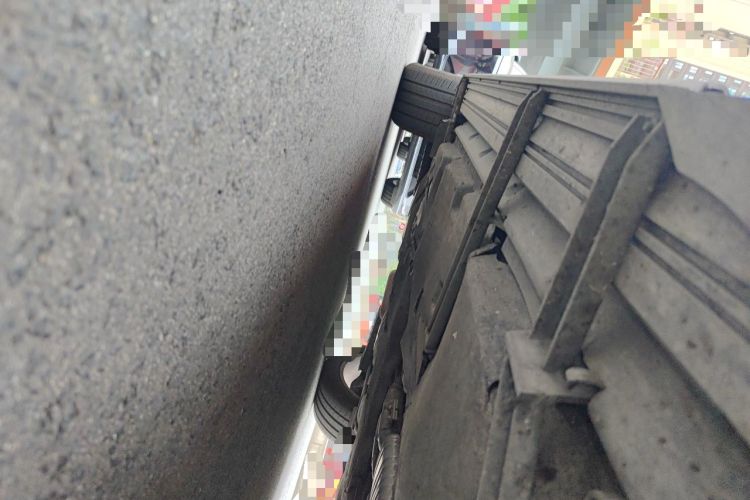 Used Audi Q7  Chassis Front Right