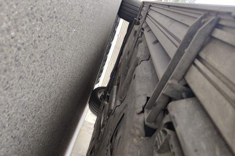 Used Audi Q7  Chassis Rear Left