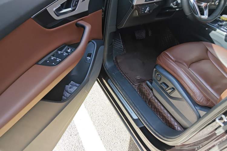 Used Audi Q7  Driver Seat