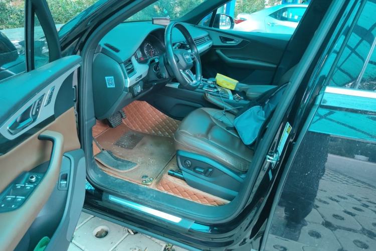 Used Audi Q7  Driver Seat