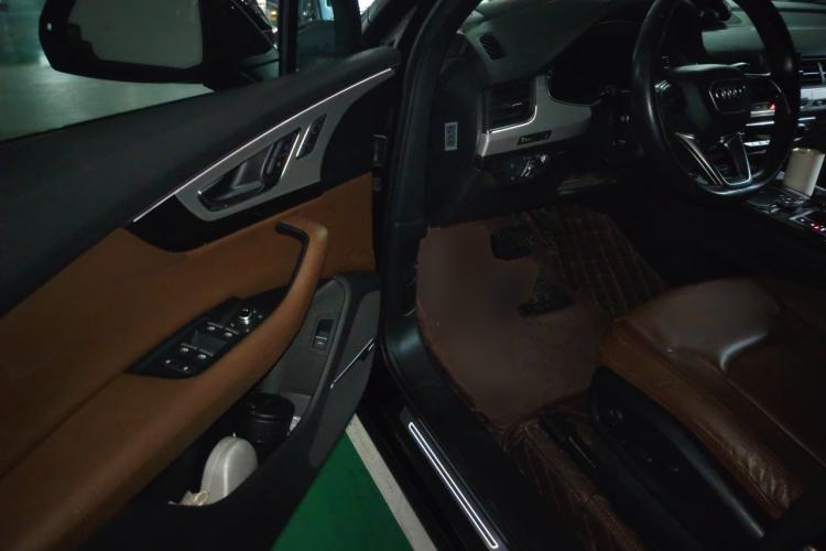 Used Audi Q7  Driver Seat
