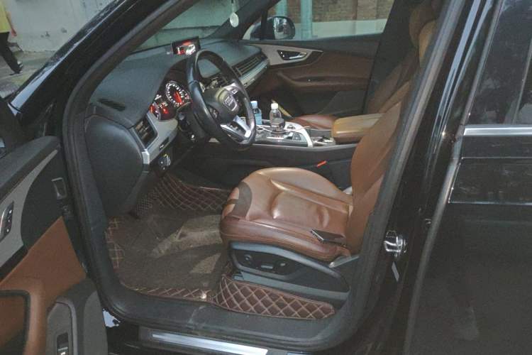 Used Audi Q7  Driver Seat