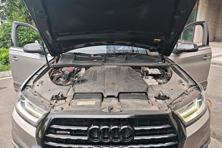 Used Audi Q7 2017 2.0 TFSI 5-seater U.S. specification Engine Bay