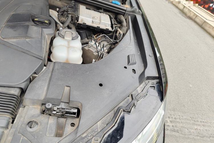 Used Audi Q7  Engine Bay Left