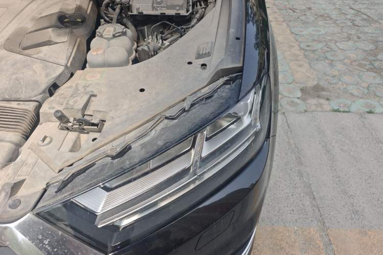 Used Audi Q7  Engine Bay Left