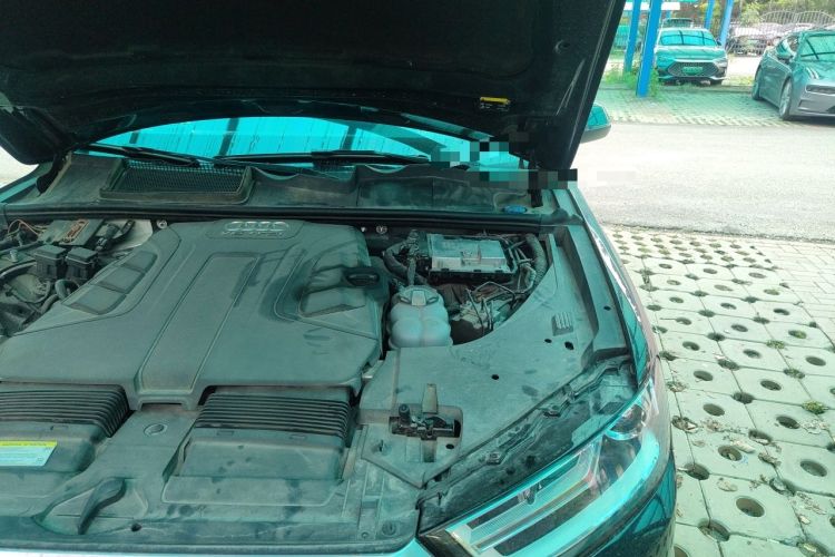 Used Audi Q7  Engine Bay Left