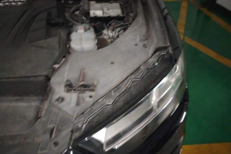 Used Audi Q7  Engine Bay Left