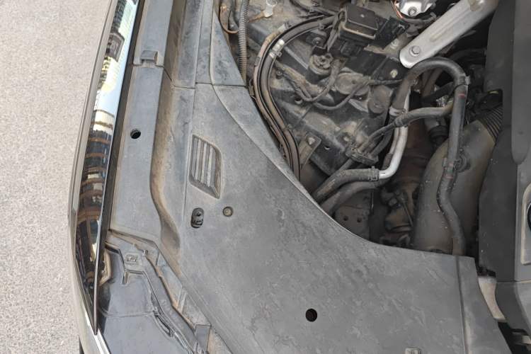 Used Audi Q7  Engine Bay Right