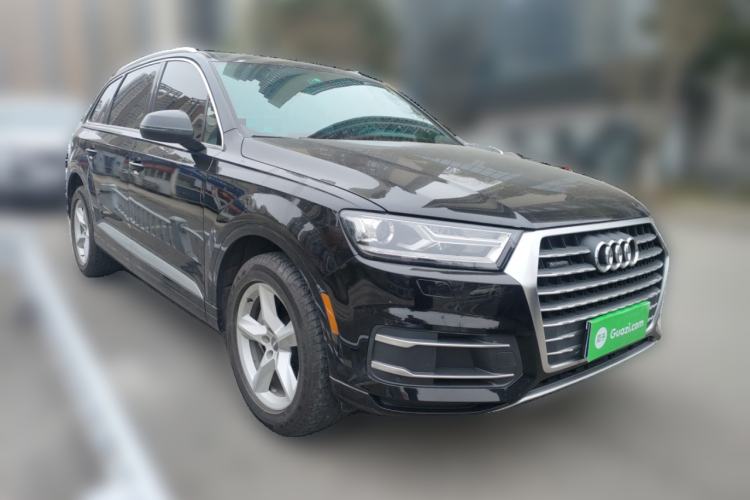 Used Audi Q7  Front Right 45 Deg