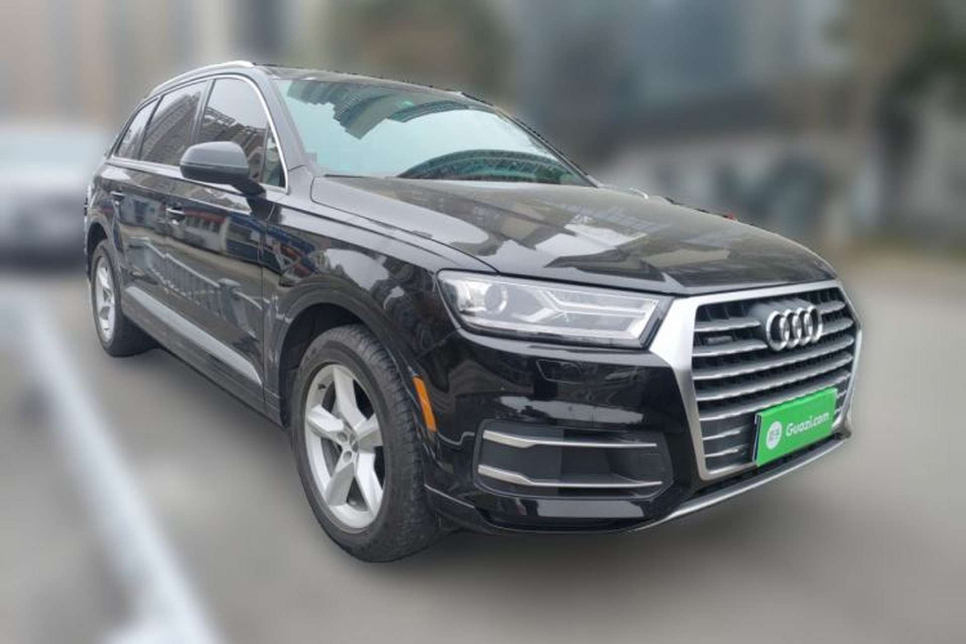 Used Audi Q7  Front Right 45 Deg
