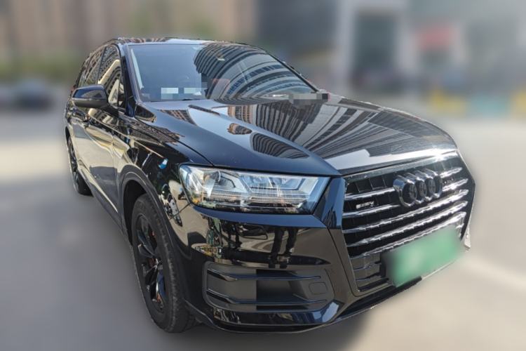 Used Audi Q7  Front Right 45 Deg