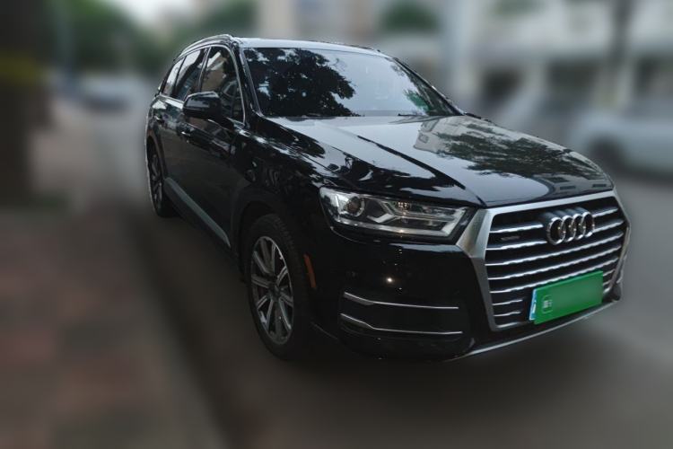 Used Audi Q7  Front Right 45 Deg