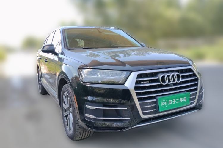 Used Audi Q7  Front Right 45 Deg