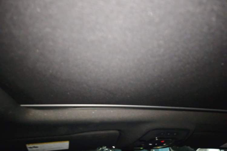 Used Audi Q7  Headliner