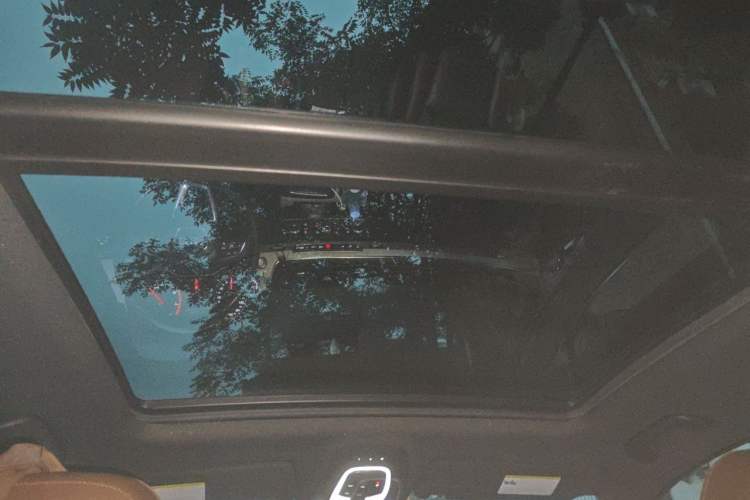Used Audi Q7  Headliner