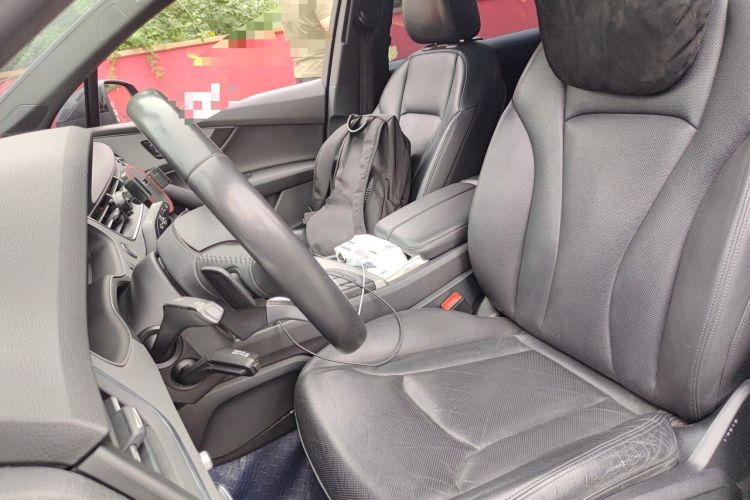Used Audi Q7  Left Front Seat