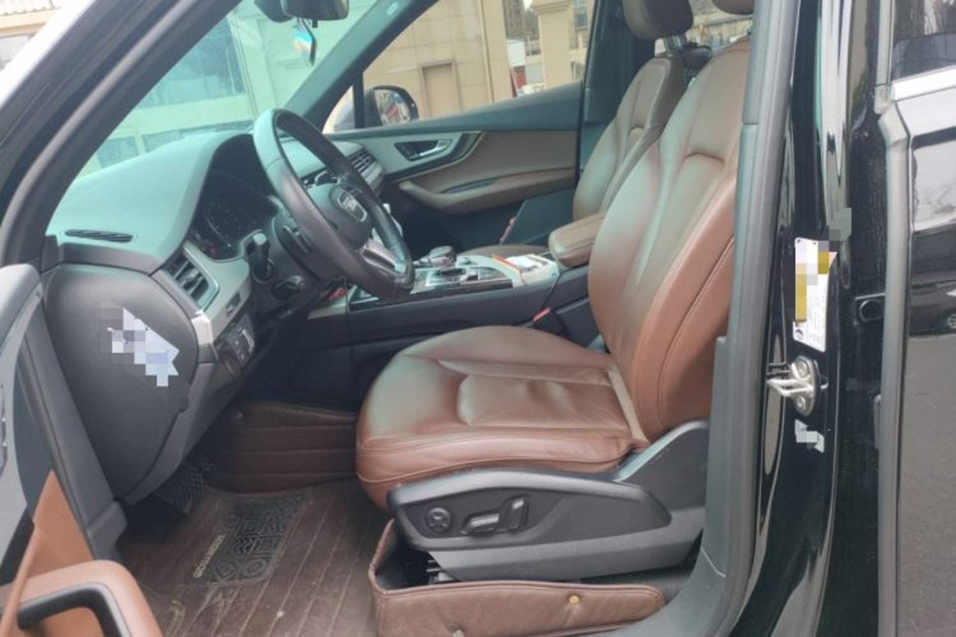 Used Audi Q7  Left Front Seat