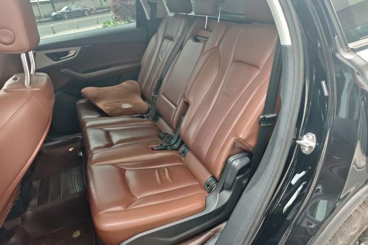 Used Audi Q7 2017 2.0 TFSI 5-seater U.S. specification Left Rear Seat