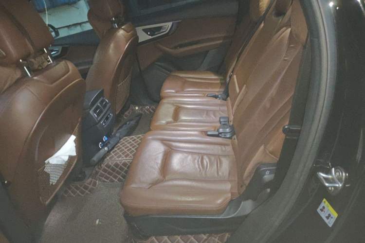 Used Audi Q7  Left Rear Seat