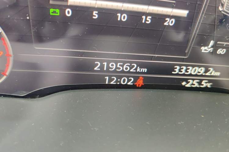 Used Audi Q7  Odometer Close Up