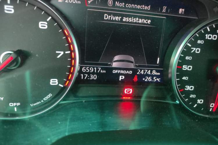 Used Audi Q7  Odometer Close Up