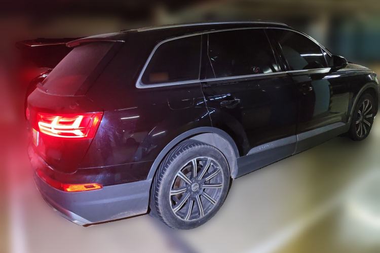 Used Audi Q7  Rear Right 45 Deg