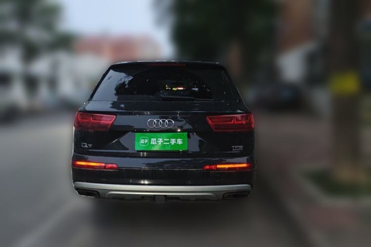 Used Audi Q7  Rear