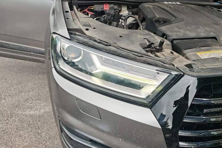 Used Audi Q7 2017 2.0 TFSI 5-seater U.S. specification Right Front Headlight