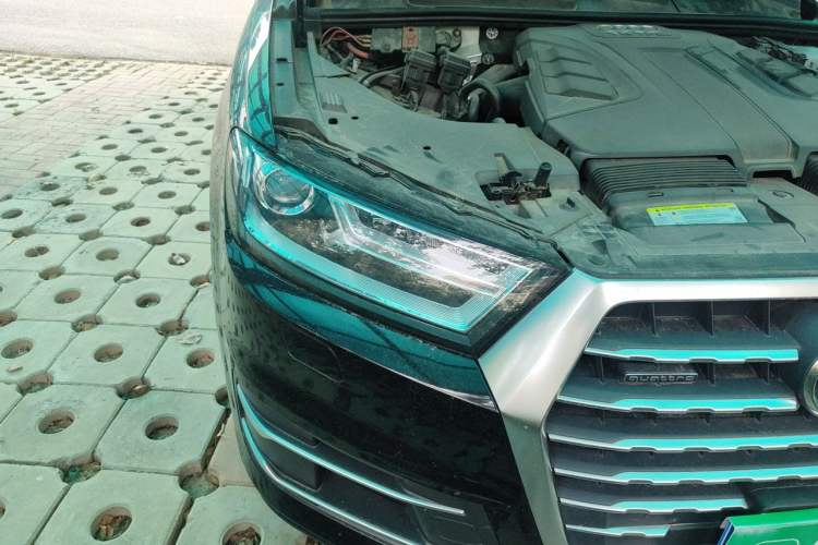 Used Audi Q7  Right Front Headlight