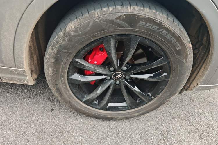 Used Audi Q7 2017 2.0 TFSI 5-seater U.S. specification Right Front Wheel Hub